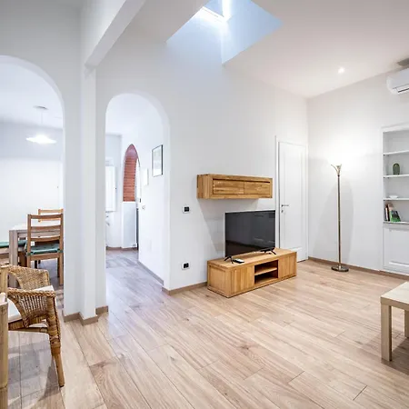 Apartment Roommo Via Dei Pilastri Giada Florence