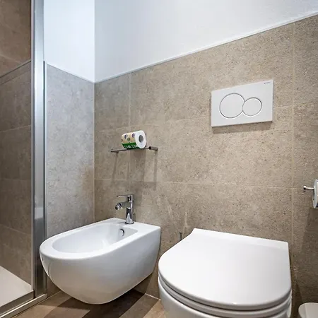 Roommo Via Dei Pilastri Giada 公寓
