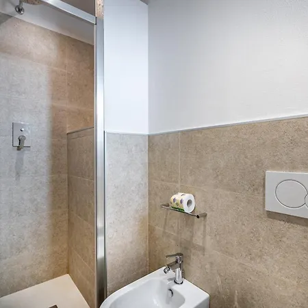 Apartment Roommo Via Dei Pilastri Giada