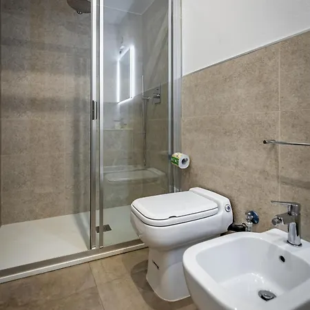 Roommo Via Dei Pilastri Giada Apartamento