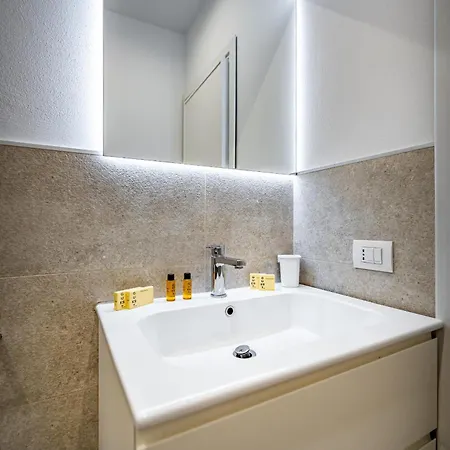 Apartamento Roommo Via Dei Pilastri Giada *
