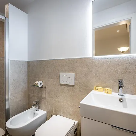 Roommo Via Dei Pilastri Giada