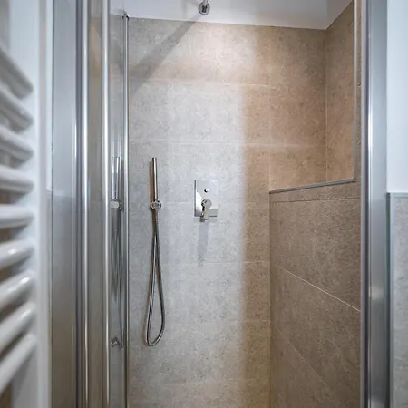 Apartamento Roommo Via Dei Pilastri Giada