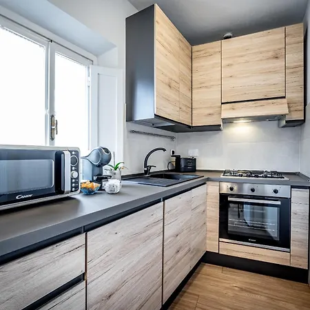 Apartamento Roommo Via Dei Pilastri Giada *